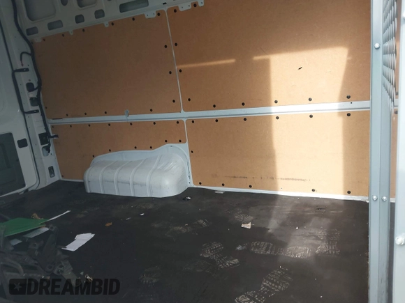 2021 Nissan NV Cargo SV z VIN 1N6BF0LY8MN803945, wystawiony jako IAAI lot #41459255 z przebiegiem 70 324 mil mil oraz . Historia ofert i sprzedaży dostępna na DreamBid. Obrazek 8.