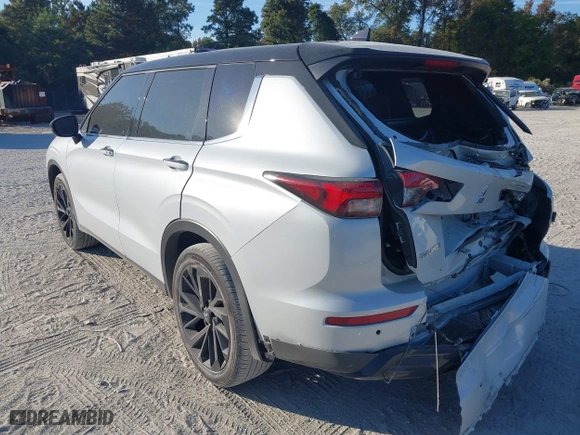 2023 Mitsubishi Outlander SEL with VIN JA4J3VA89PZ010457, listed as a IAAI auction lot 40699749 with 10,429 mi miles. Bid and sale history available at carsss.com. Image 3.