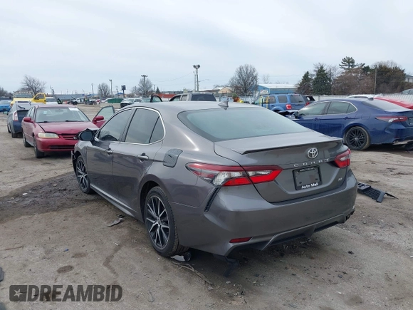 2021 Toyota Camry SE Nightshade with VIN 4T1G11AK0MU524308, listed as a IAAI auction lot 41654202 with 117,897 mi miles. Bid and sale history available at carsss.com. Image 3.