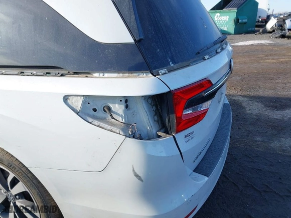 2022 Honda Odyssey Touring with VIN 5FNRL6H89NB056409, listed as a IAAI auction lot 41215762 with 13,238 mi miles. Bid and sale history available at carsss.com. Image 20.