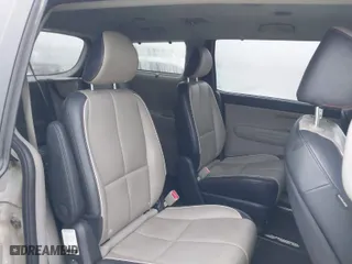 2019 Kia Sedona EX with VIN KNDMB5C18K6526325, listed as a IAAI auction lot 41877920 with 105,652 mi miles. Bid and sale history available at carsss.com. Image 8.