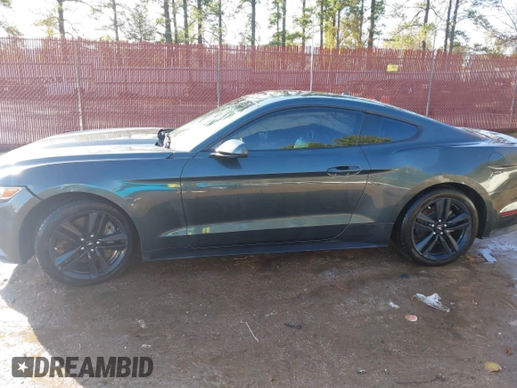 2016 Ford Mustang EcoBoost z VIN 1FA6P8TH1G5290015, wystawiony jako IAAI lot #41011870 z przebiegiem 97 547 mil mil oraz . Historia ofert i sprzedaży dostępna na DreamBid. Obrazek 14.