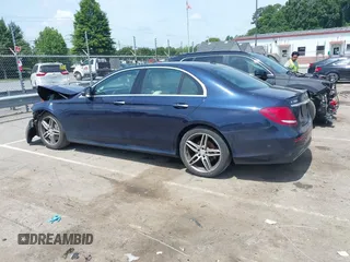 2017 Mercedes-Benz E 300 Luxury с VIN WDDZF4JB3HA155487, выставлен на аукционе IAAI как лот 42509860 с пробегом 103 974 миль миль и . История ставок и продаж доступна на DreamBid. Изображение 14.