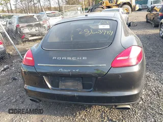 2011 Porsche Panamera с VIN WP0AA2A77BL020692, выставлен на аукционе IAAI как лот 42079937 с пробегом Не указан миль и . История ставок и продаж доступна на DreamBid. Изображение 15.