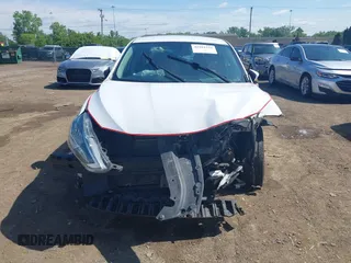 2019 Nissan Sentra S z VIN 3N1AB7AP6KY413233, wystawiony jako IAAI lot #42281572 z przebiegiem 111 297 mil mil oraz . Historia ofert i sprzedaży dostępna na DreamBid. Obrazek 6.