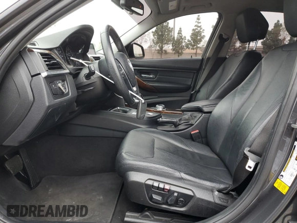 2014 BMW 3 Series 328i z VIN WBA3C1C59EK111446, wystawiony jako Copart lot #58024785 z przebiegiem 125 627 mil mil oraz Szkoda całkowita • Salvage title. Historia ofert i sprzedaży dostępna na DreamBid. Obrazek 7.