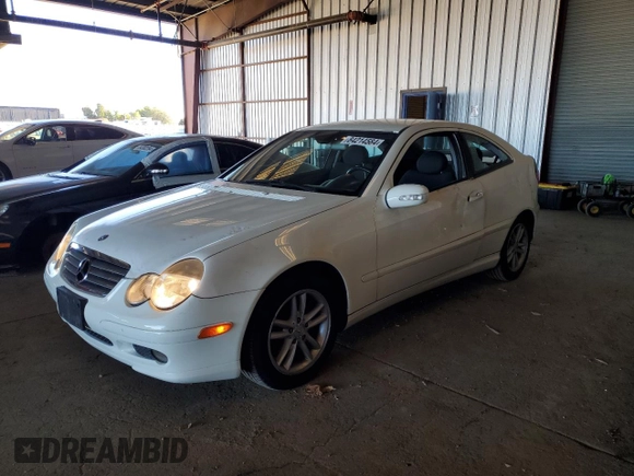 2003 Mercedes-Benz C 230 Kompressor with VIN WDBRN40J83A432695, listed as a Copart auction lot 84214584 with 131,550 mi miles and Salvage title. Bid and sale history available at DreamBid. Image 1.