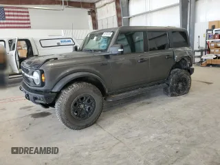 2022 Ford Bronco z VIN 1FMEE5DPXNLB55992, wystawiony jako Copart lot #62194195 z przebiegiem 70 264 mil mil oraz Szkoda całkowita • Salvage title. Historia ofert i sprzedaży dostępna na DreamBid. Obrazek 1.