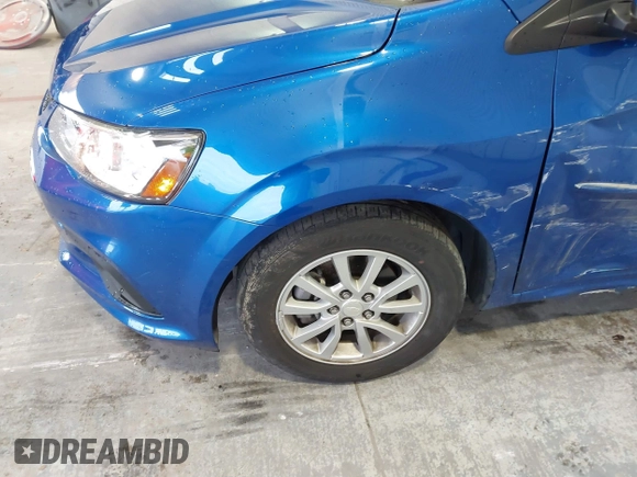 2020 Chevrolet Sonic LT z VIN 1G1JD5SB2L4138455, wystawiony jako IAAI lot #41651103 z przebiegiem 34 349 mil mil oraz . Historia ofert i sprzedaży dostępna na DreamBid. Obrazek 6.