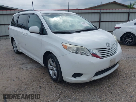 2016 Toyota Sienna LE AAS with VIN 5TDKK3DCXGS709132, listed as a IAAI auction lot 41993473 with 270,811 mi miles. Bid and sale history available at carsss.com. Image 1.