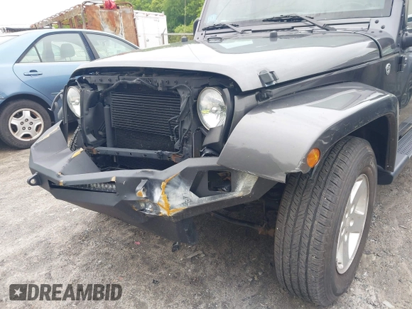 2016 Jeep Wrangler Unlimited Sahara z VIN 1C4HJWEG1GL252860, wystawiony jako IAAI lot #42215620 z przebiegiem 85 267 mil mil oraz . Historia ofert i sprzedaży dostępna na DreamBid. Obrazek 6.