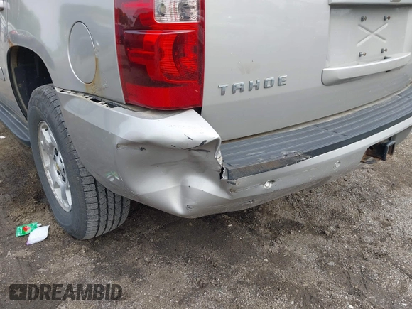 2008 Chevrolet Tahoe 3LT with VIN 1GNFK13058J103613, listed as a IAAI auction lot 42452094 with 221,408 mi miles and . Bid and sale history available at DreamBid. Image 6.