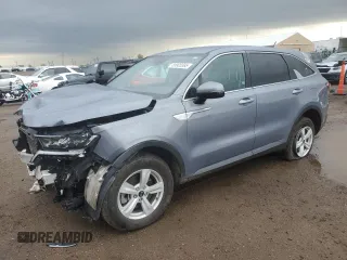 2021 Kia Sorento LX z VIN 5XYRGDLC1MG018944, wystawiony jako Copart lot #55905585 z przebiegiem 78 571 mil mil oraz Szkoda całkowita • Salvage title. Historia ofert i sprzedaży dostępna na DreamBid. Obrazek 1.