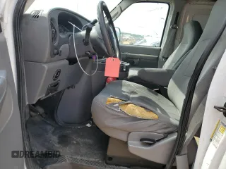 2008 Ford Econoline Cargo z VIN 1FTSS34S28DB56240, wystawiony jako Copart lot #54625475 z przebiegiem 149 121 mil mil oraz Czysty tytuł • Clean title. Historia ofert i sprzedaży dostępna na DreamBid. Obrazek 7.