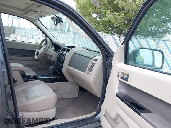2009 Ford Escape Hybrid z VIN 1FMCU49319KC34926, wystawiony jako IAAI lot #42295564 z przebiegiem 125 648 mil mil oraz . Historia ofert i sprzedaży dostępna na DreamBid. Obrazek 5.