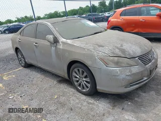 2008 Lexus ES 330 z VIN JTHBJ46GX82187036, wystawiony jako IAAI lot #42334057 z przebiegiem 110 813 mil mil oraz . Historia ofert i sprzedaży dostępna na DreamBid. Obrazek 1.