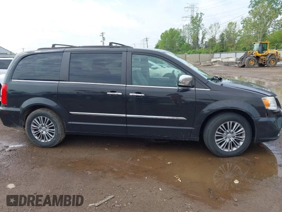 2014 Chrysler Town & Country Touring L with VIN 2C4RC1CG5ER378194, listed as a IAAI auction lot 42176454 with 178,448 mi miles and . Bid and sale history available at carsss.com. Image 13.