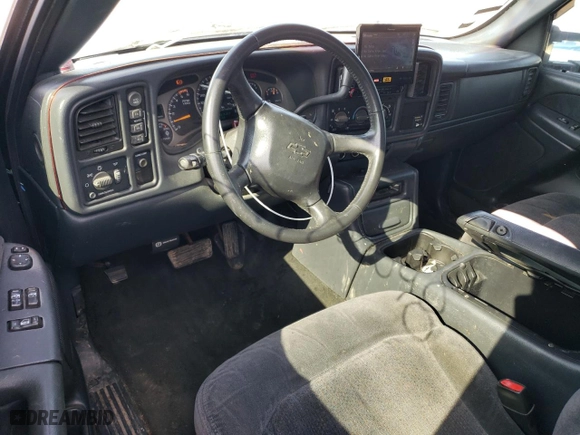 2000 Chevrolet Silverado 1500 LS with VIN 1GCEK14TXYE160749, listed as a Copart auction lot 48418275 with 221,098 mi miles and Salvage Title. Bid and sale history available at carsss.com. Image 8.