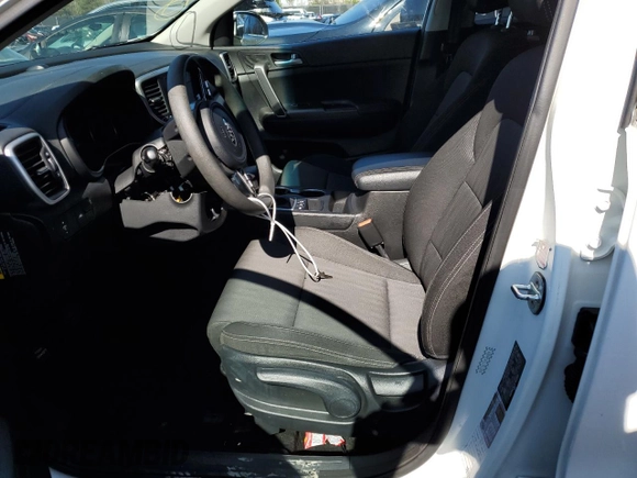 2020 Kia Sportage LX with VIN KNDPMCAC1L7811850, listed as a Copart auction lot 48014715 with 88,267 mi miles and Salvage Title. Bid and sale history available at carsss.com. Image 7.