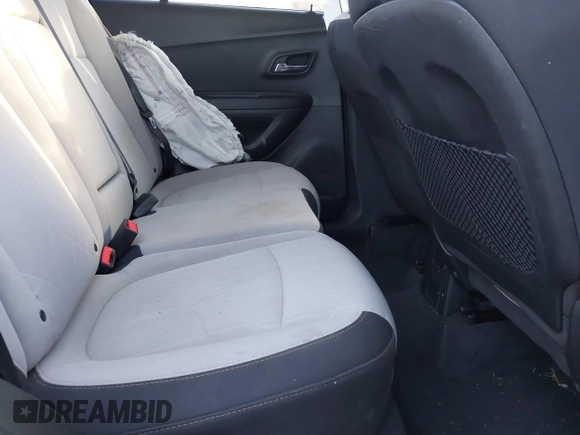 2018 Chevrolet Trax LT with VIN 3GNCJPSB4JL253304, listed as a IAAI auction lot 41640689 with 90,894 mi miles and . Bid and sale history available at carsss.com. Image 8.