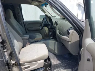 2005 Jeep Liberty Sport with VIN 1J4GL48K95W658899, listed as a IAAI auction lot 41914218 with 218,755 mi miles and . Bid and sale history available at DreamBid. Image 5.