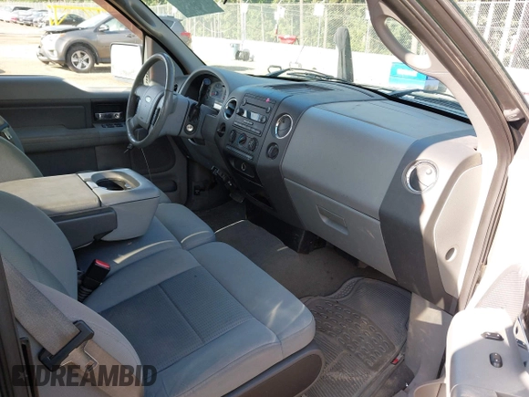 2007 Ford F-150 XL z VIN 1FTPX12V47FB44912, wystawiony jako IAAI lot #42520469 z przebiegiem 163 277 mil mil oraz . Historia ofert i sprzedaży dostępna na DreamBid. Obrazek 5.