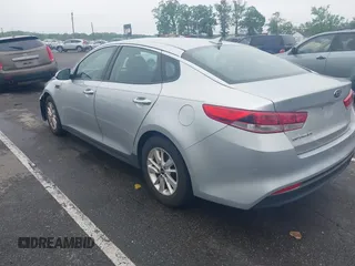 2016 Kia Optima LX z VIN 5XXGT4L32GG025333, wystawiony jako IAAI lot #42270433 z przebiegiem 96 422 mil mil oraz . Historia ofert i sprzedaży dostępna na DreamBid. Obrazek 3.