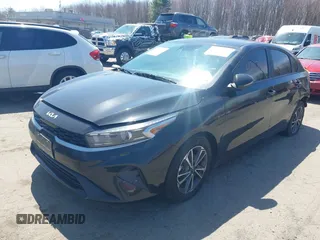 2022 Kia Forte LXS z VIN 3KPF24AD5NE474800, wystawiony jako IAAI lot #42071114 z przebiegiem 63 603 mil mil oraz . Historia ofert i sprzedaży dostępna na DreamBid. Obrazek 2.