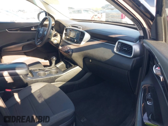 2016 Kia Sorento LX with VIN 5XYPG4A36GG170121, listed as a IAAI auction lot 41941691 with 240,609 mi miles and . Bid and sale history available at carsss.com. Image 5.