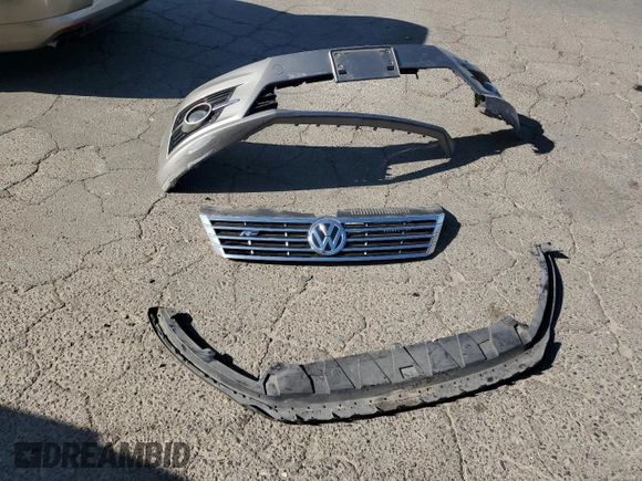 2013 Volkswagen CC R-Line with VIN WVWBP7AN2DE556410, listed as a Copart auction lot 77360244 with 114,891 mi miles and Salvage Title. Bid and sale history available at DreamBid. Image 12.
