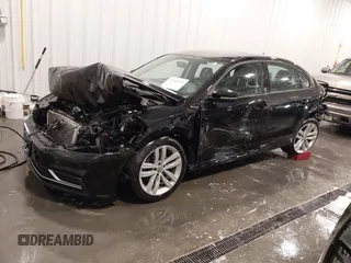 2019 Volkswagen Passat Wolfsburg Edition z VIN 1VWLA7A36KC004077, wystawiony jako IAAI lot #42164379 z przebiegiem 50 498 mil mil oraz . Historia ofert i sprzedaży dostępna na DreamBid. Obrazek 2.