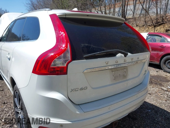 2014 Volvo XC60 R-Design Premier Plus with VIN YV4902DZ8E2545061, listed as a IAAI auction lot 42071863 with 90,718 mi miles and . Bid and sale history available at DreamBid. Image 12.