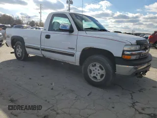 2000 Chevrolet Silverado 1500 with VIN 1GCEK14V7YE410790, listed as a Copart auction lot 81528904 with 272,957 mi miles and Clean Title. Bid and sale history available at carsss.com. Image 4.
