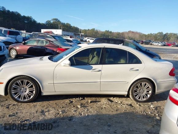 2008 Mercedes-Benz E 350 Luxury z VIN WDBUF56X18B271715, wystawiony jako IAAI lot #41180934 z przebiegiem 120 797 mil mil oraz . Historia ofert i sprzedaży dostępna na DreamBid. Obrazek 14.