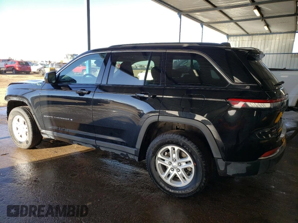 2024 Jeep Grand Cherokee Laredo with VIN 1C4RJHAG0RC700496, listed as a Copart auction lot 88449625 with 32,049 mi miles and Clean title. Bid and sale history available at DreamBid. Image 2.