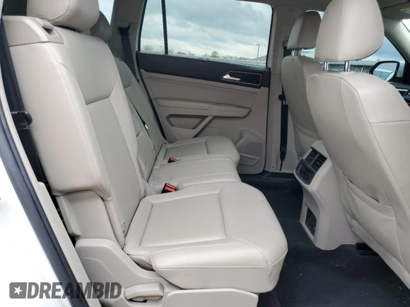 2018 Volkswagen Atlas SE with VIN 1V2KR2CA3JC546563, listed as a Copart auction lot 55458335 with 126,384 mi miles and Salvage title. Bid and sale history available at DreamBid. Image 11.