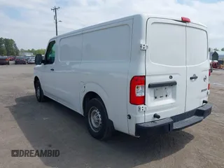 2018 Nissan NV Cargo S z VIN 1N6BF0KM7JN808869, wystawiony jako IAAI lot #42091339 z przebiegiem 242 385 mil mil oraz . Historia ofert i sprzedaży dostępna na DreamBid. Obrazek 3.