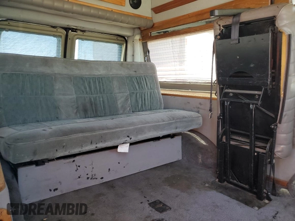 2003 Ford Econoline Cargo Recreational with VIN 1FDPE24L83HA48184, listed as a Copart auction lot 68382614 with 235,732 mi miles and Salvage Title. Bid and sale history available at DreamBid. Image 11.