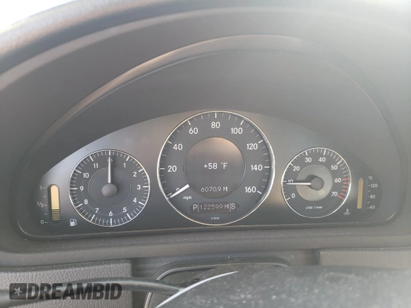 2005 Mercedes-Benz CLK 500 z VIN WDBTJ75J55F122201, wystawiony jako Copart lot #75910714 z przebiegiem 122 599 mil mil oraz Czysty tytuł • Clean title. Historia ofert i sprzedaży dostępna na DreamBid. Obrazek 9.