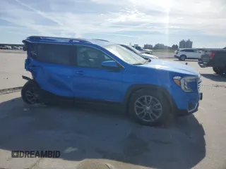 2024 GMC Terrain SLT z VIN 3GKALPEG5RL131553, wystawiony jako Copart lot #45976495 z przebiegiem 25 018 mil mil oraz Szkoda całkowita • Salvage title. Historia ofert i sprzedaży dostępna na DreamBid. Obrazek 4.