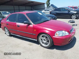 1998 Honda Civic LX z VIN 1HGEJ6677WL053474, wystawiony jako IAAI lot #42148725 z przebiegiem 147 142 mil mil oraz . Historia ofert i sprzedaży dostępna na DreamBid. Obrazek 1.