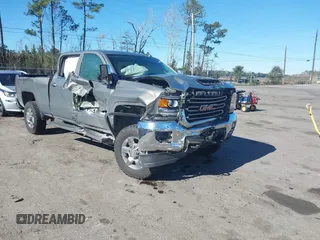 2017 GMC Sierra 2500HD SLT with VIN 1GT12TEY1HF165837, listed as a IAAI auction lot 41230286 with 167,824 mi miles. Bid and sale history available at carsss.com. Image 1.