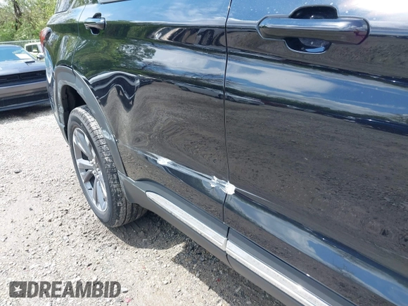 2025 Ford Explorer Active z VIN 1FMUK8DH8SGB17695, wystawiony jako IAAI lot #42198872 z przebiegiem 2 795 mil mil oraz . Historia ofert i sprzedaży dostępna na DreamBid. Obrazek 21.