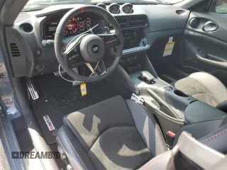 2024 Nissan Z Nismo z VIN JN1BZ4CH8RM363453, wystawiony jako Copart lot #59744335 z przebiegiem 123 mil mil oraz Szkoda całkowita • Salvage title. Historia ofert i sprzedaży dostępna na DreamBid. Obrazek 8.