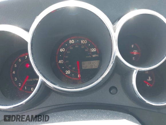 2005 Pontiac Vibe z VIN 5Y2SL63835Z410900, wystawiony jako IAAI lot #42299386 z przebiegiem 131 207 mil mil oraz . Historia ofert i sprzedaży dostępna na DreamBid. Obrazek 7.