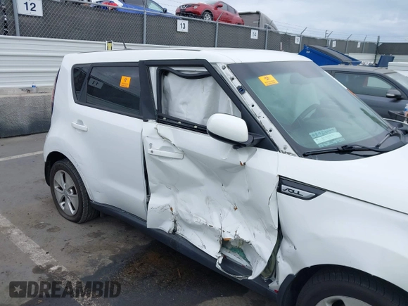 2016 Kia Soul with VIN KNDJN2A23G7341136, listed as a IAAI auction lot 41780119 with 1 mi miles. Bid and sale history available at carsss.com. Image 6.