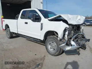 2022 Ford Super Duty F-250 SRW XL with VIN 1FT7X2B66NED45535, listed as a IAAI auction lot 41686771 with 26,221 mi miles. Bid and sale history available at carsss.com. Image 1.