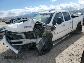 2011 GMC Sierra 2500HD Denali z VIN 1GT125C83BF222383, wystawiony jako Copart lot #52911175 z przebiegiem Nie podano mil oraz Szkoda całkowita • Salvage title. Historia ofert i sprzedaży dostępna na DreamBid. Obrazek 1.