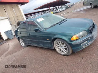 2001 BMW 3 Series 330i with VIN WBAAV53451JS95364, listed as a IAAI auction lot 40947092 with 240,108 mi miles. Bid and sale history available at carsss.com. Image 1.