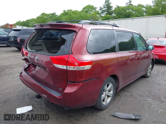 2011 Toyota Sienna LE AAS z VIN 5TDKK3DC1BS023229, wystawiony jako IAAI lot #42326263 z przebiegiem 249 693 mil mil oraz . Historia ofert i sprzedaży dostępna na DreamBid. Obrazek 4.